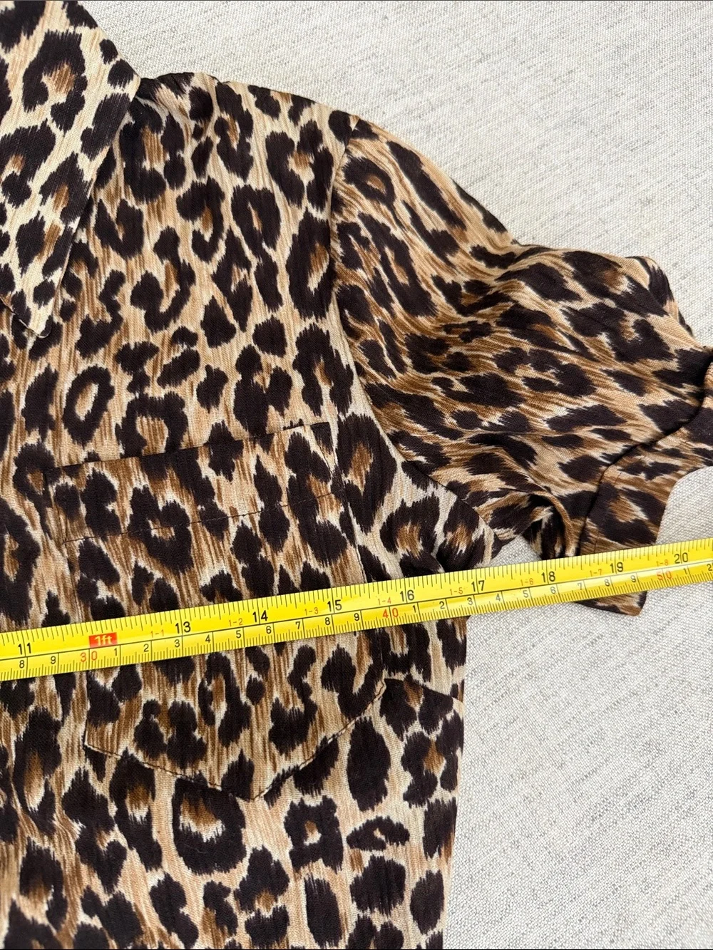 D&G Dolce & Gabbana Leopard Print Tie-Front Cropped Button-Down Shirt